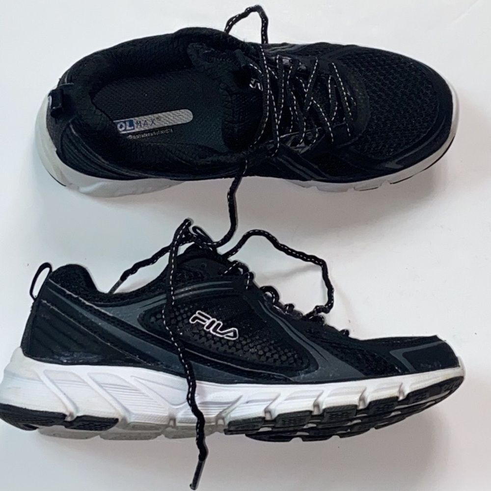 Fila Women's Black and White Athletic Sneakers